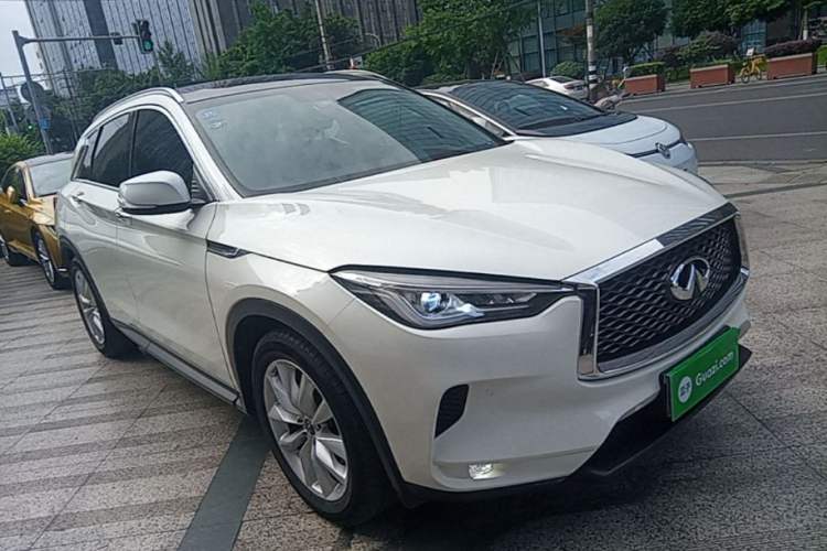Used Infiniti QX50 2018 2.0T Two-Wheel Drive Fashion Edition Front Right 45 Deg