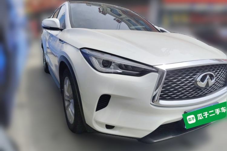 Used Infiniti QX50 2018 2.0T Two-Wheel-Drive Elite Edition Front Right 45 Deg
