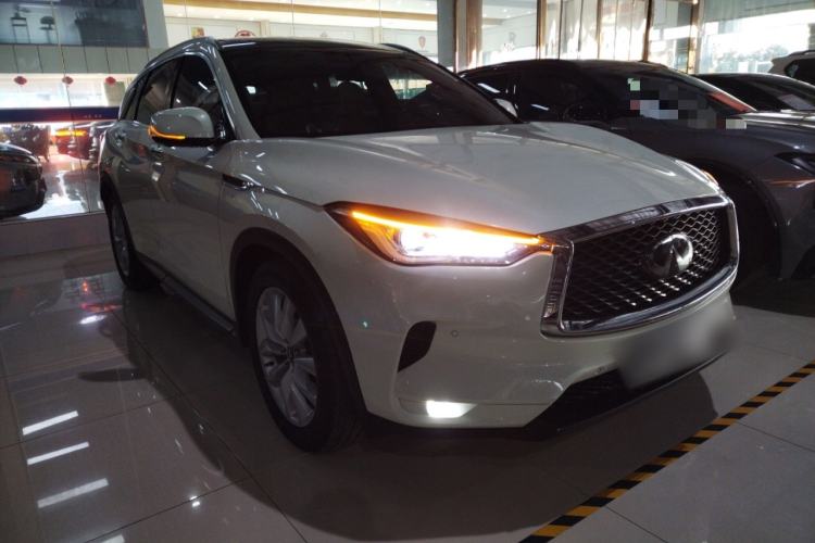 Used Infiniti QX50 2018 2.0T Four-Wheel Drive Smart Edition Front Right 45 Deg