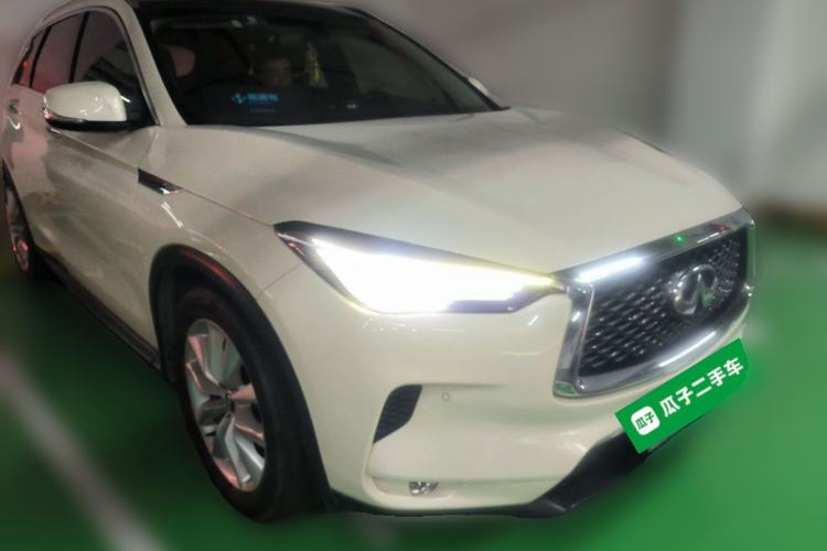 Used Infiniti QX50 2018 2.0T Two-Wheel Drive Fashion Edition Front Right 45 Deg