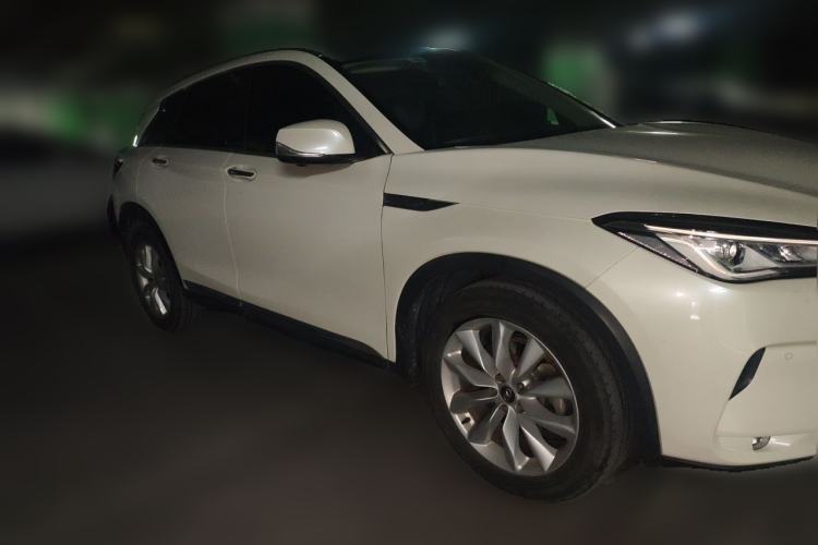 Used Infiniti QX50 2018 2.0T Four-Wheel Drive Elite Edition Front Right 45 Deg