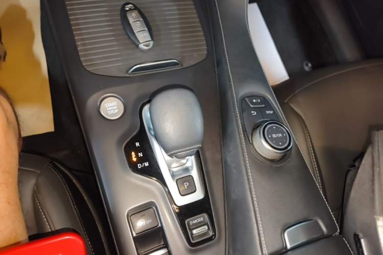 Used Infiniti QX50 2018 2.0T Two-Wheel-Drive Elite Edition Gear Lever