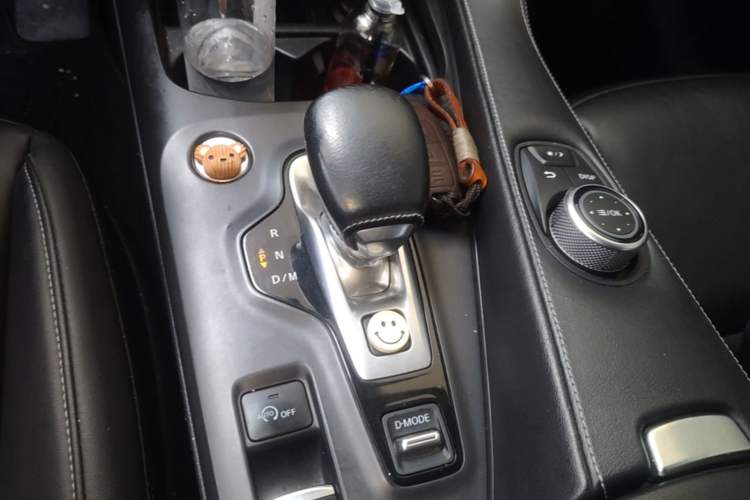 Used Infiniti QX50 2018 2.0T Two-Wheel-Drive Elite Edition Gear Lever