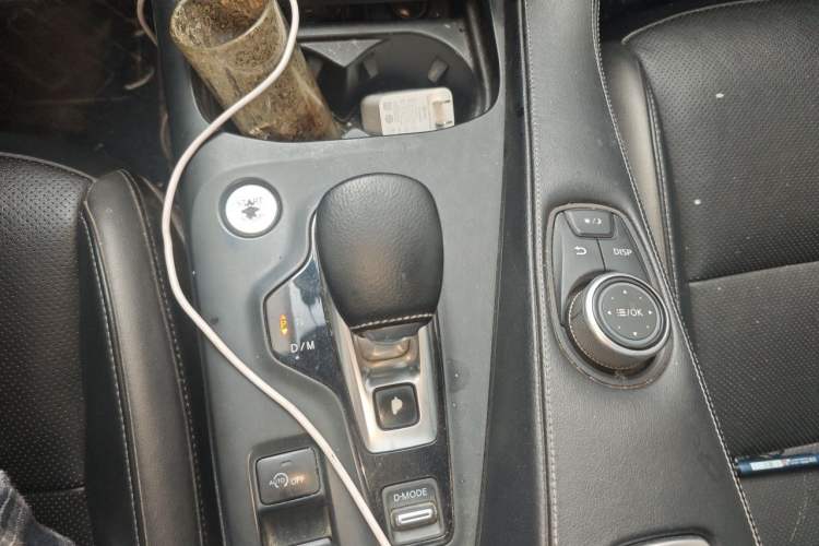Used Infiniti QX50 2018 2.0T Two-Wheel Drive Fashion Edition Gear Lever