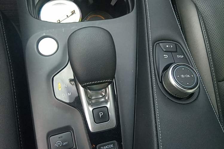 Used Infiniti QX50 2018 2.0T Two-Wheel Drive Fashion Edition Gear Lever