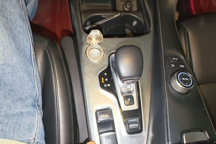 Used Infiniti QX50 2018 2.0T Two-Wheel Drive Fashion Edition Gear Lever