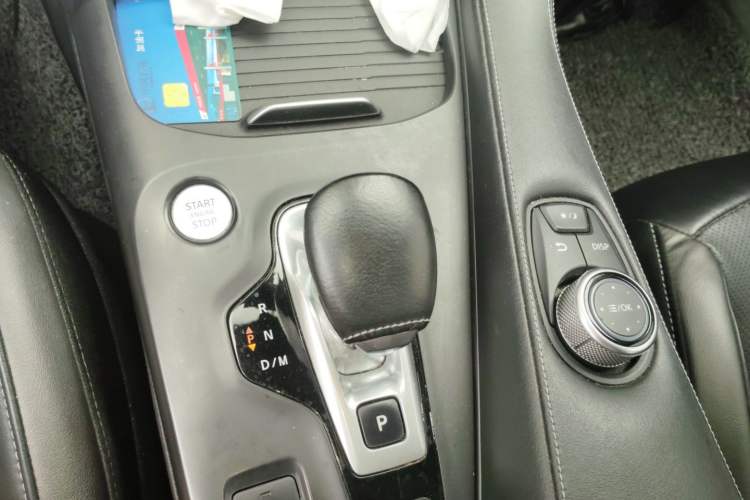 Used Infiniti QX50 2018 2.0T Two-Wheel Drive Fashion Edition Gear Lever