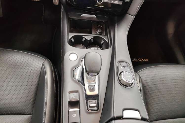 Used Infiniti QX50 2018 2.0T Two-Wheel Drive Fashion Edition Gear Lever