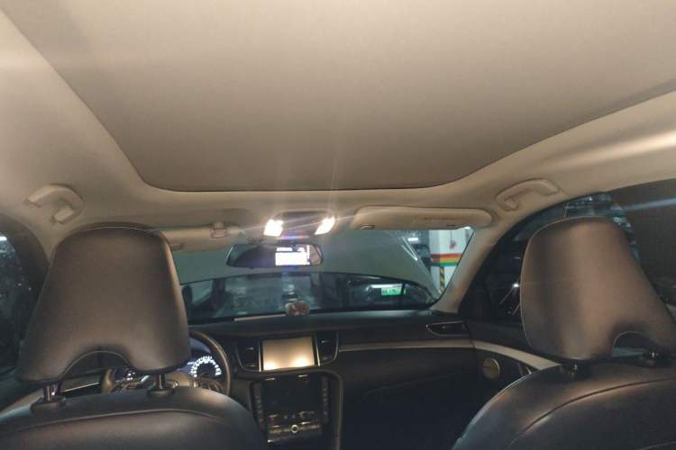 Used Infiniti QX50 2018 2.0T Two-Wheel Drive Fashion Edition Headliner