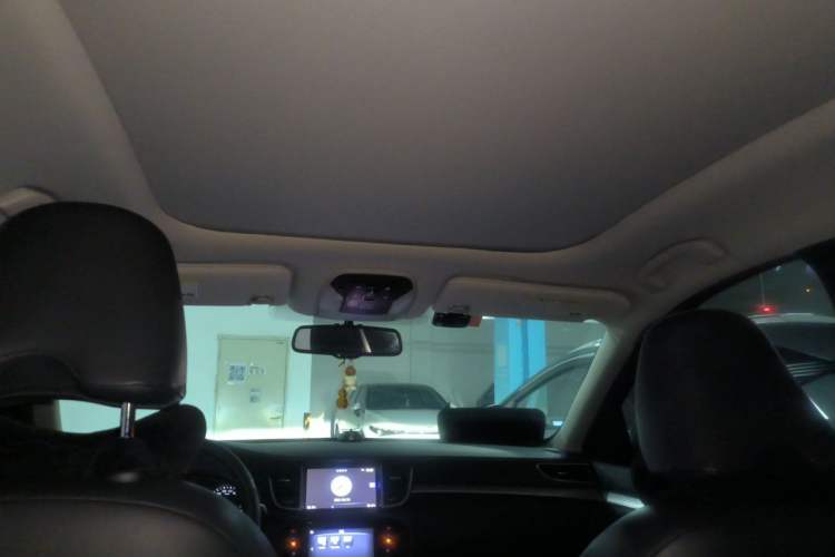 Used Infiniti QX50 2018 2.0T Two-Wheel Drive Fashion Edition Headliner