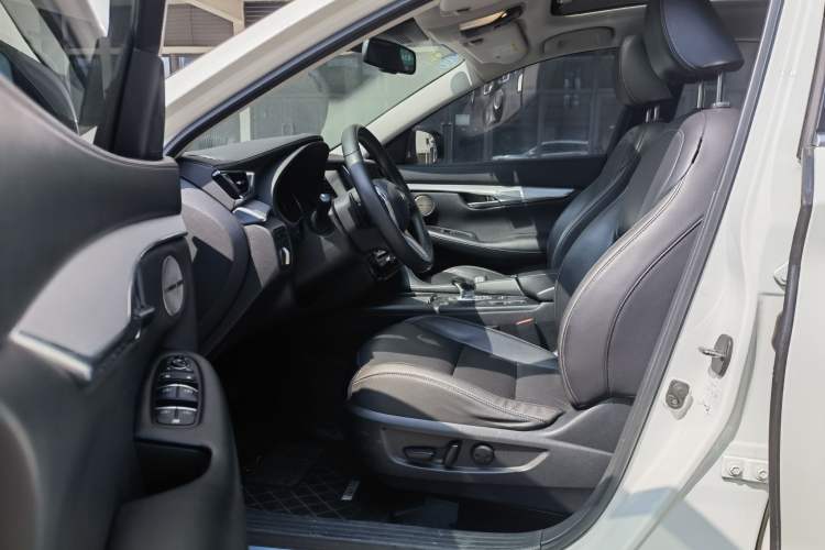 Used Infiniti QX50 2018 2.0T Four-Wheel Drive Elite Edition Interior 2