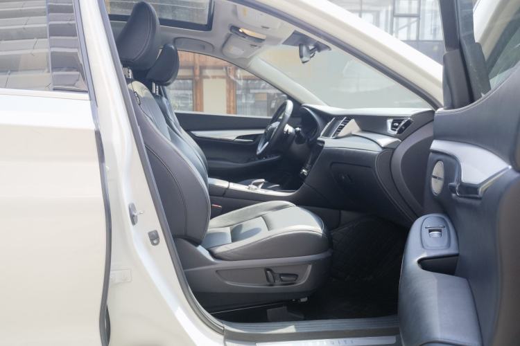 Used Infiniti QX50 2018 2.0T Four-Wheel Drive Elite Edition Interior 4