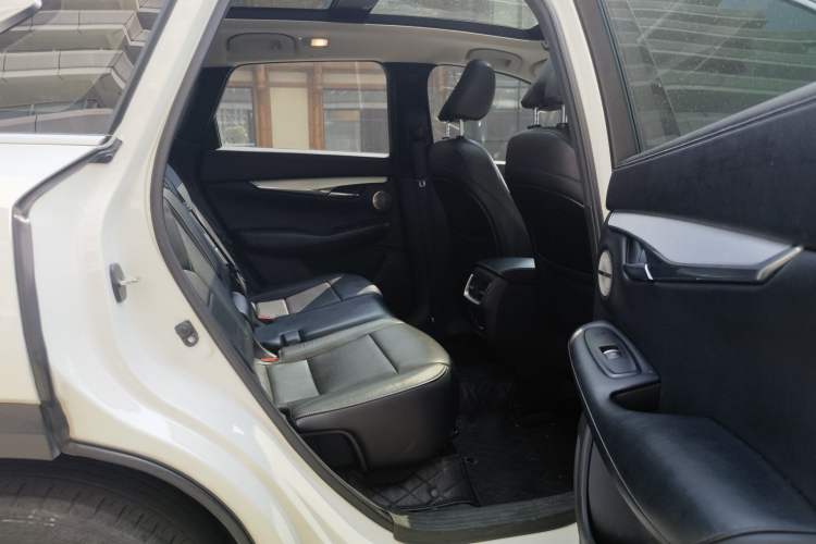 Used Infiniti QX50 2018 2.0T Four-Wheel Drive Elite Edition Interior 5