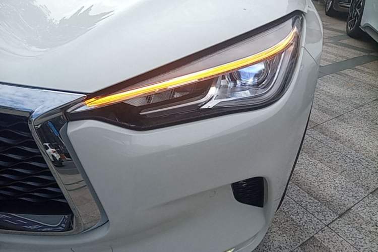 Used Infiniti QX50 2018 2.0T Two-Wheel Drive Fashion Edition Left Front Headlight