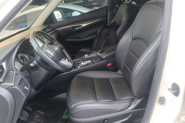 Used Infiniti QX50 2018 2.0T Two-Wheel-Drive Elite Edition Left Front Seat