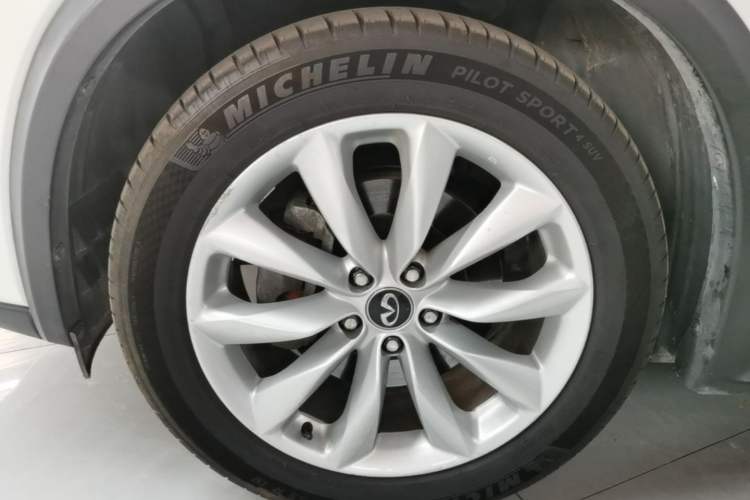 Used Infiniti QX50 2018 2.0T Four-Wheel Drive Smart Edition Left Front Wheel Hub