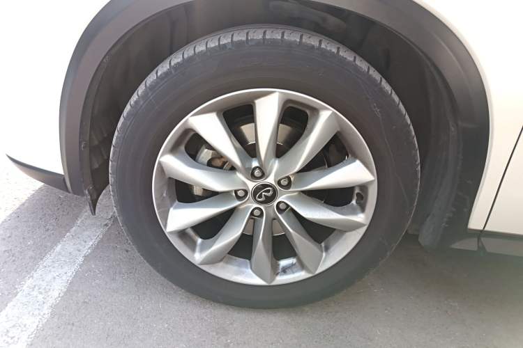 Used Infiniti QX50 2018 2.0T Four-Wheel Drive Smart Edition Left Front Wheel Hub
