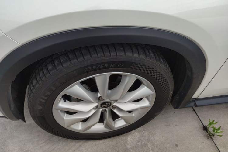 Used Infiniti QX50 2018 2.0T Four-Wheel Drive Elite Edition Left Front Wheel Hub