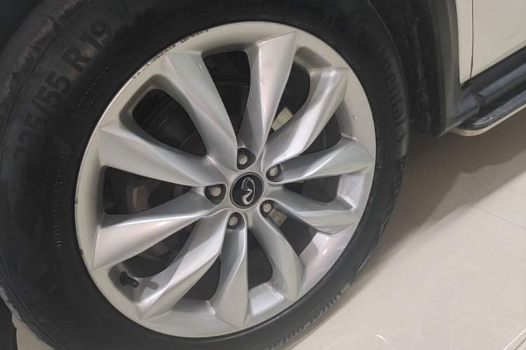 Used Infiniti QX50 2018 2.0T Four-Wheel Drive Smart Edition Left Front Wheel Hub