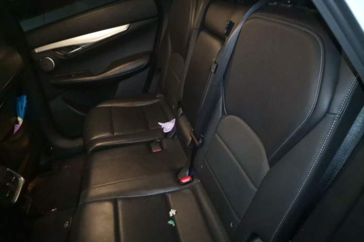 Used Infiniti QX50 2018 2.0T Four-Wheel Drive Smart Edition Left Rear Seat