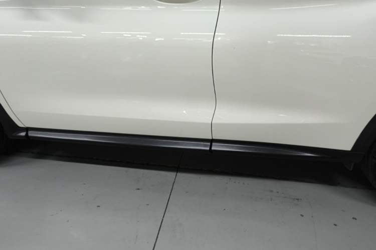 Used Infiniti QX50 2018 2.0T Four-Wheel Drive Smart Edition Left Side Sill