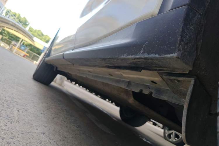 Used Infiniti QX50 2018 2.0T Two-Wheel-Drive Elite Edition Left Side Sill