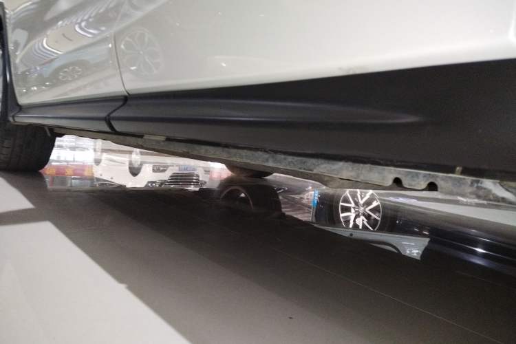 Used Infiniti QX50 2018 2.0T Four-Wheel Drive Smart Edition Left Side Sill