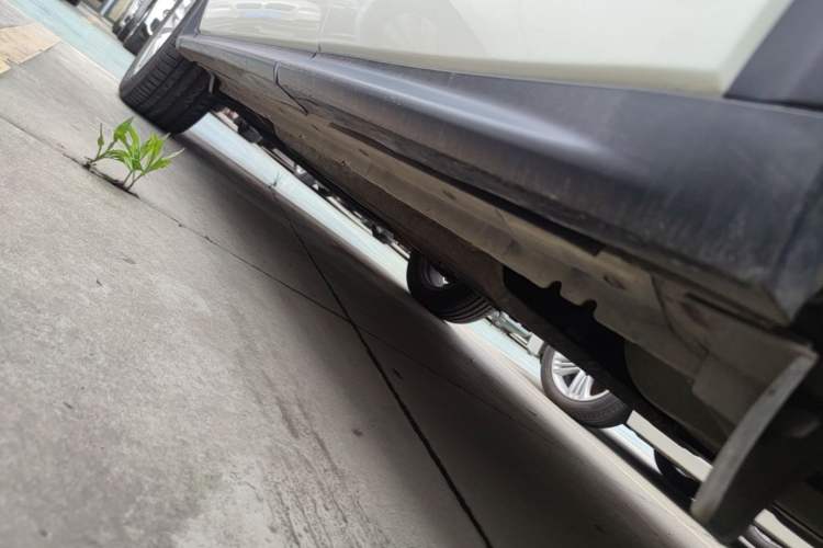 Used Infiniti QX50 2018 2.0T Four-Wheel Drive Elite Edition Left Side Sill