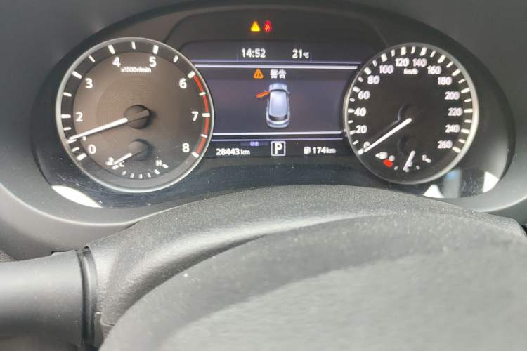Used Infiniti QX50 2018 2.0T Four-Wheel Drive Luxury Edition Odometer Close Up