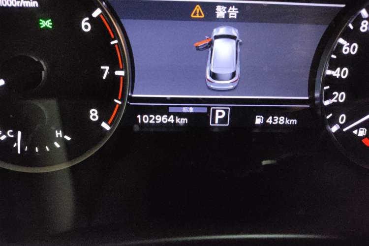 Used Infiniti QX50 2018 2.0T Two-Wheel Drive Fashion Edition Odometer Close Up