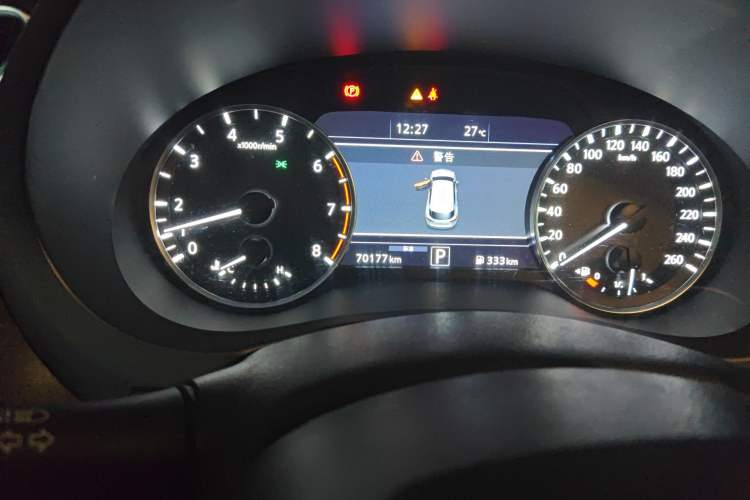 Used Infiniti QX50 2018 2.0T Two-Wheel Drive Fashion Edition Odometer Close Up