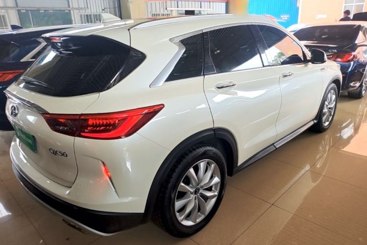 Used Infiniti QX50 2018 2.0T Four-Wheel Drive Elite Edition Rear Right 45 Deg