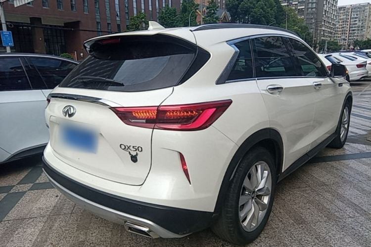 Used Infiniti QX50 2018 2.0T Two-Wheel Drive Fashion Edition Rear Right 45 Deg