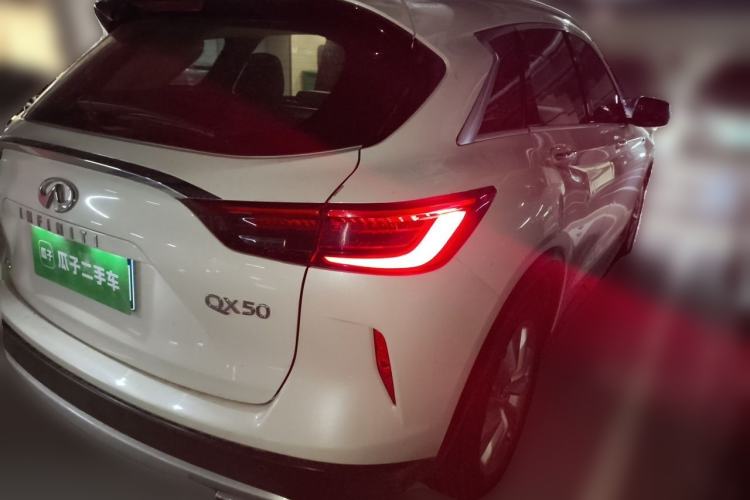 Used Infiniti QX50 2018 2.0T Four-Wheel Drive Elite Edition Rear Right 45 Deg