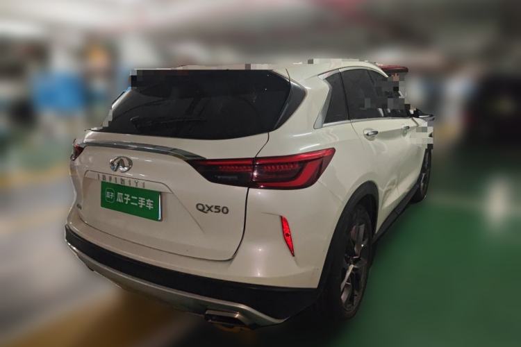 Used Infiniti QX50 2018 2.0T Four-Wheel Drive Luxury Edition Rear Right 45 Deg