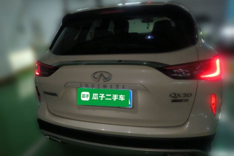 Used Infiniti QX50 2018 2.0T Two-Wheel Drive Fashion Edition Rear
