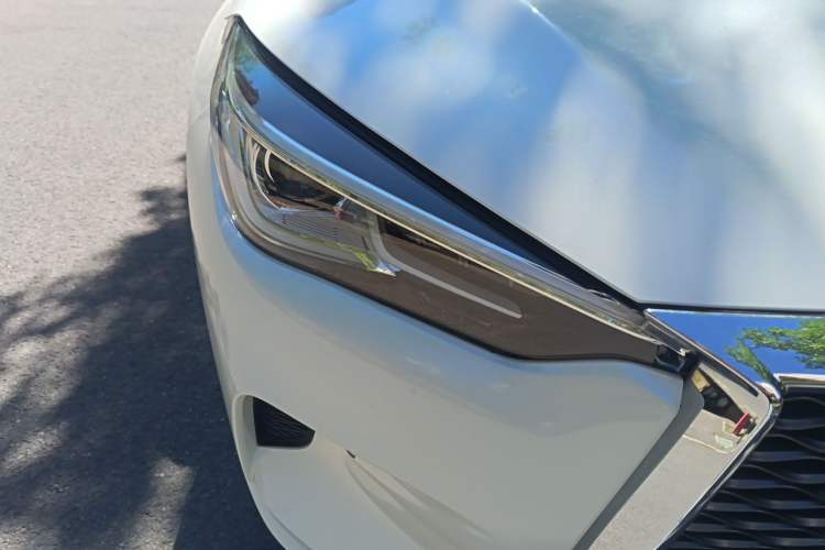 Used Infiniti QX50 2018 2.0T Four-Wheel Drive Elite Edition Right Front Headlight