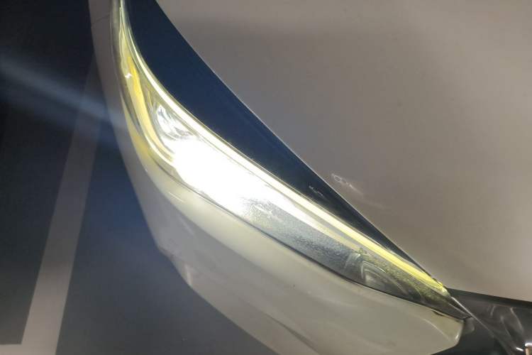 Used Infiniti QX50 2018 2.0T Four-Wheel Drive Elite Edition Right Front Headlight