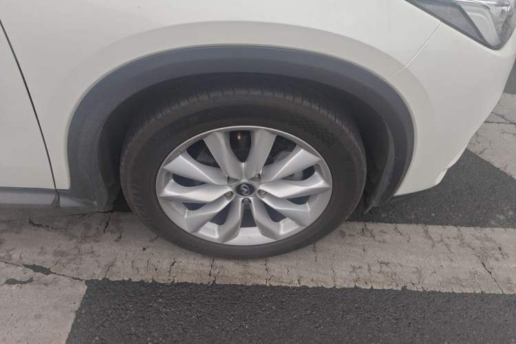 Used Infiniti QX50 2018 2.0T Four-Wheel Drive Elite Edition Right Front Wheel Hub