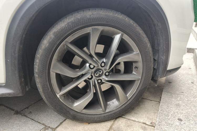 Used Infiniti QX50 2018 2.0T Four-Wheel Drive Luxury Edition Right Front Wheel Hub
