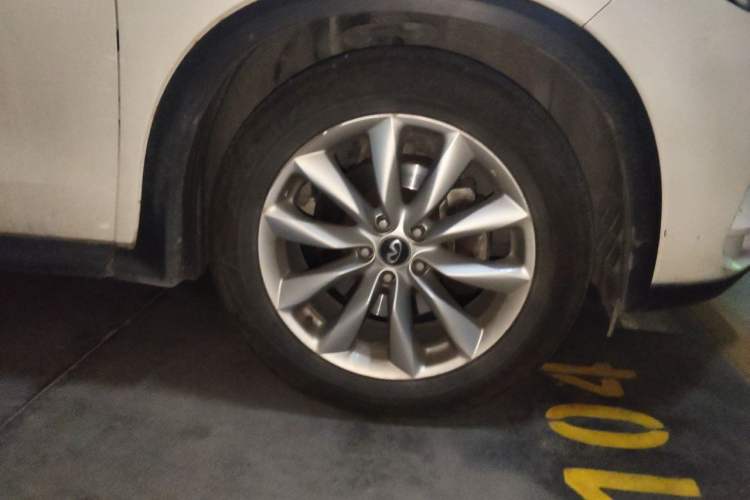 Used Infiniti QX50 2018 2.0T Two-Wheel Drive Fashion Edition Right Front Wheel Hub