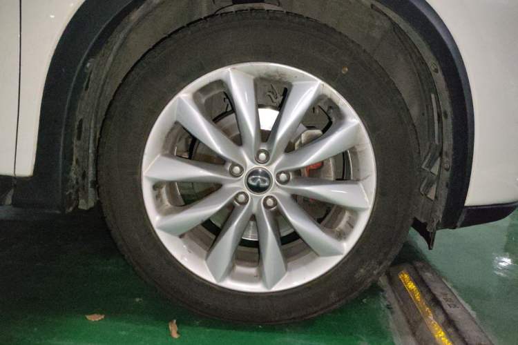 Used Infiniti QX50 2018 2.0T Two-Wheel Drive Fashion Edition Right Front Wheel Hub
