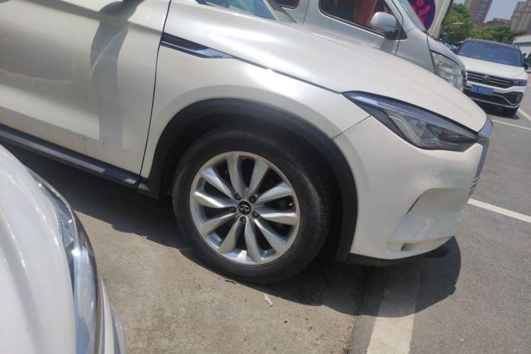 Used Infiniti QX50 2018 2.0T Four-Wheel Drive Elite Edition Right Front Wheel Hub