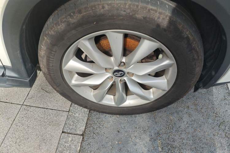 Used Infiniti QX50 2018 2.0T Four-Wheel Drive Elite Edition Right Front Wheel Hub