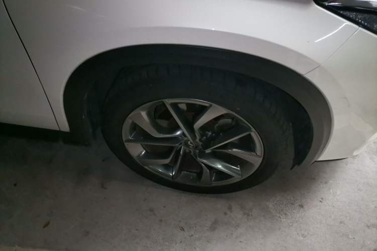 Used Infiniti QX50 2018 2.0T Four-Wheel Drive Smart Edition Right Front Wheel Hub