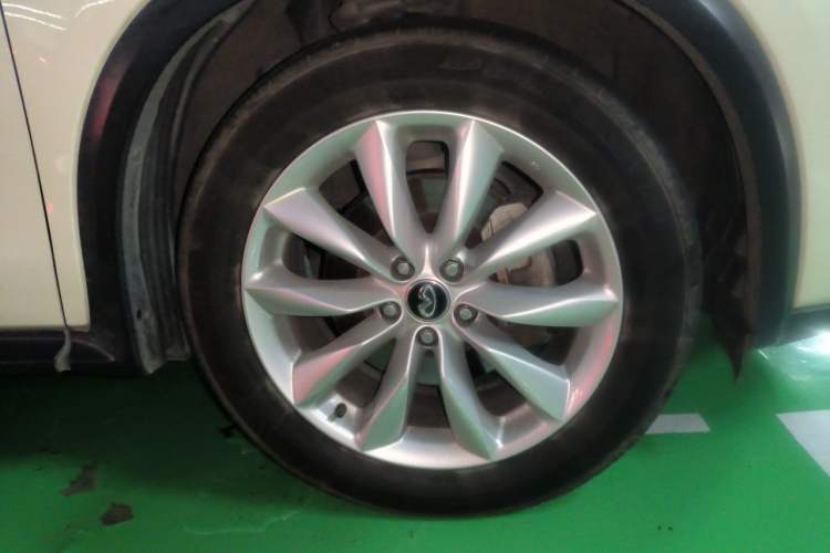Used Infiniti QX50 2018 2.0T Two-Wheel Drive Fashion Edition Right Front Wheel Hub
