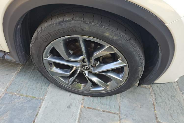 Used Infiniti QX50 2018 2.0T Four-Wheel Drive Luxury Edition Right Front Wheel Hub