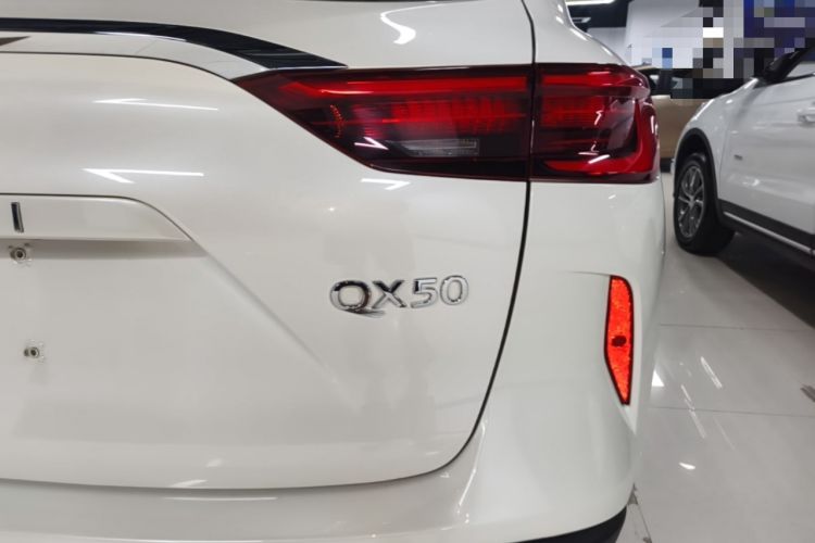 Used Infiniti QX50 2018 2.0T Two-Wheel-Drive Elite Edition Right Rear Taillight