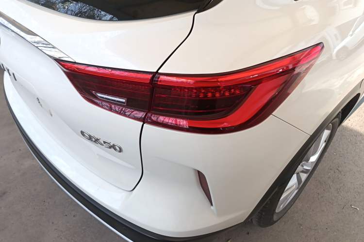 Used Infiniti QX50 2018 2.0T Four-Wheel Drive Smart Edition Right Rear Taillight