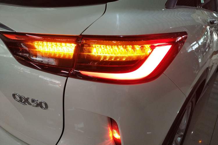 Used Infiniti QX50 2018 2.0T Four-Wheel Drive Smart Edition Right Rear Taillight